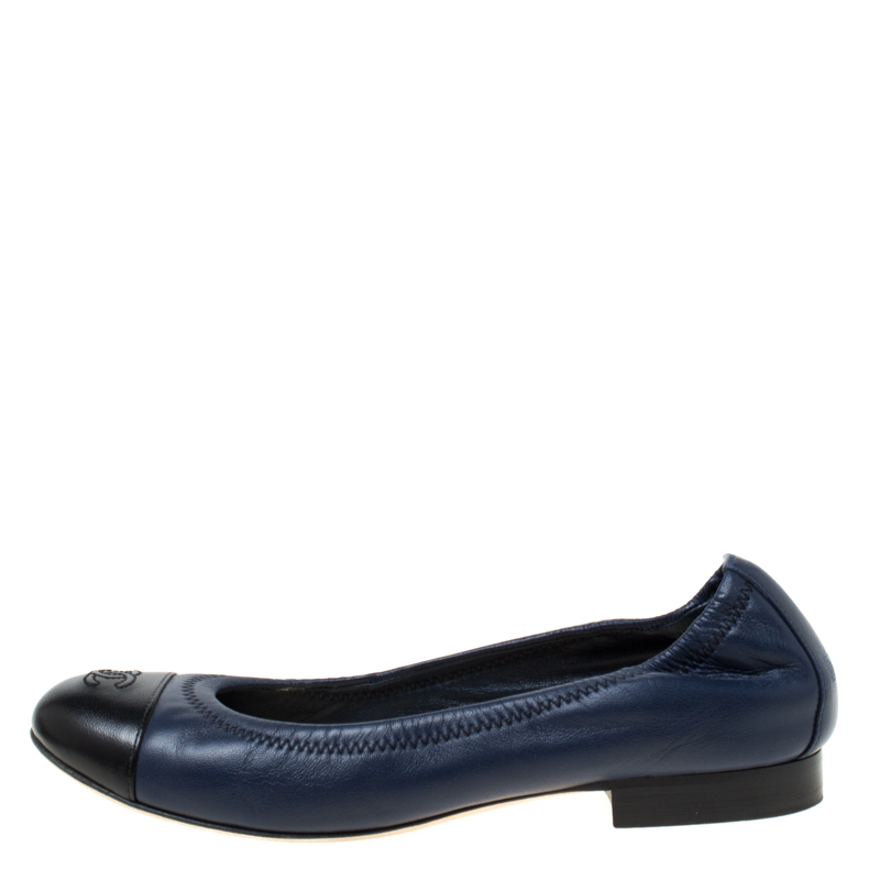 

Chanel Blue/Black Leather CC Cap Toe Scrunch Flats Size