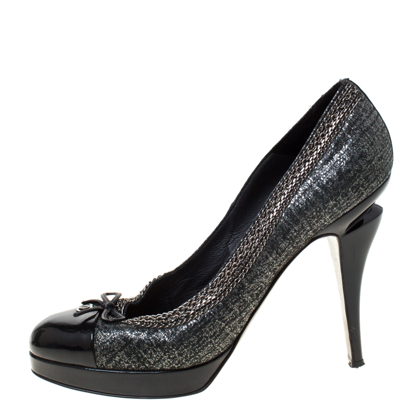 

Chanel Black Textured Fabric CC Cap Toe Chain Platform Pumps Size