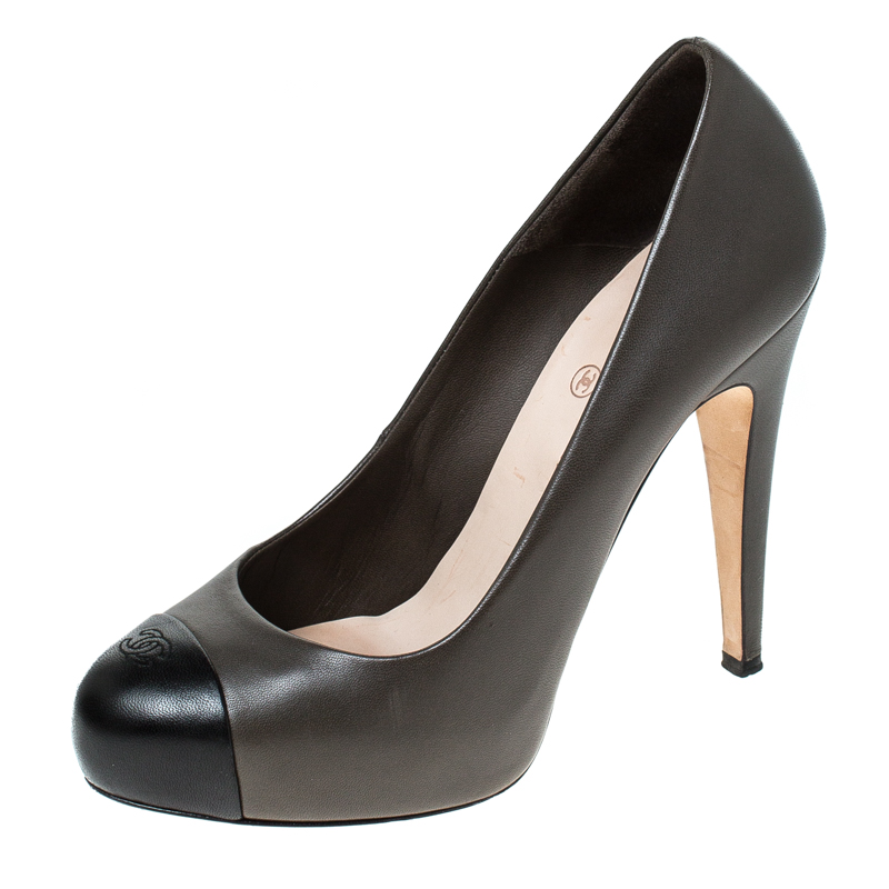 مملوكة مسبقًا حذاء كعب عالي شانيل CC مقدمة سوداء نعل سميك جلد أخضر زيتوني و أسود مقاس 37.5