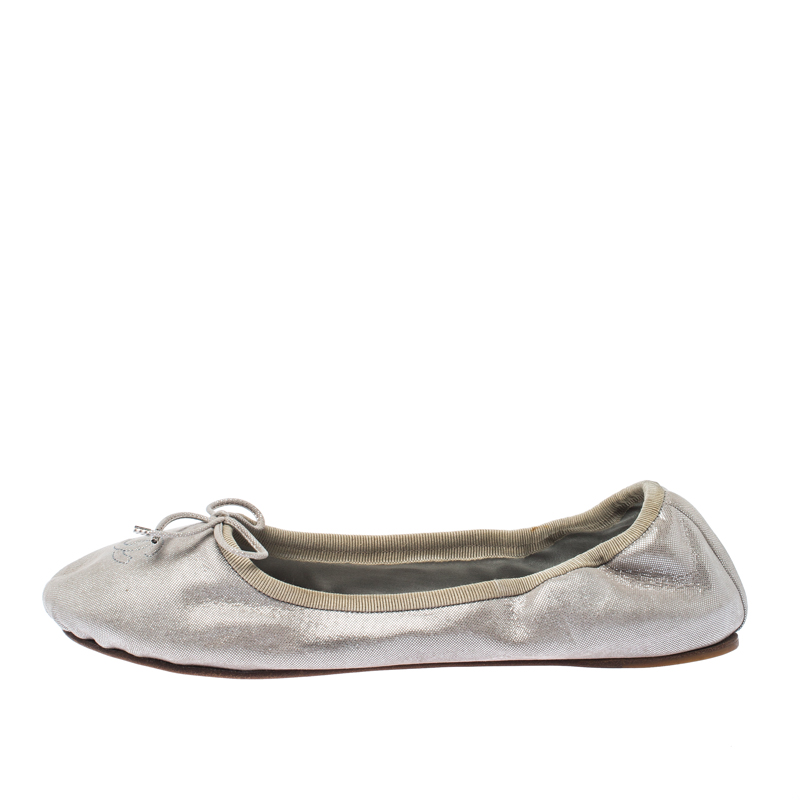 

Chanel Metallic Silver Suede CC Bow Scrunch Ballet Flats Size, Grey