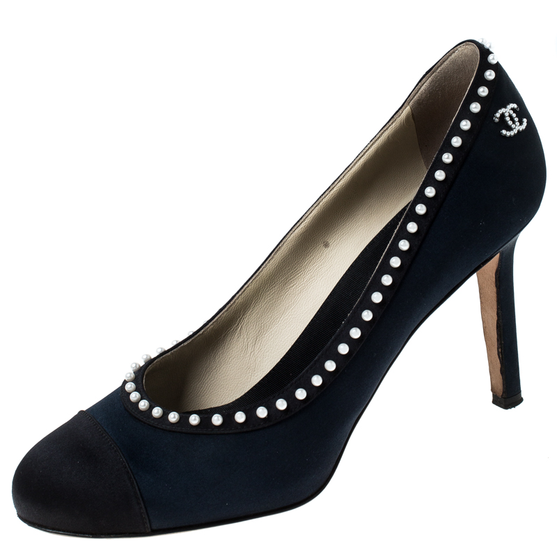 chanel navy pumps