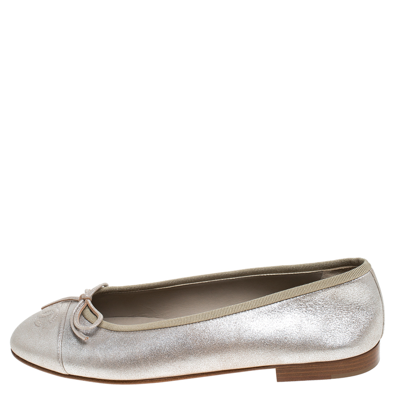 

Chanel Silver Leather CC Cap Toe Ballet Flats Size