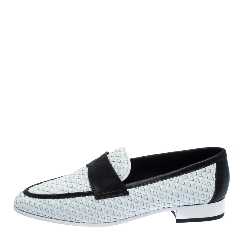 

Chanel White/Black Woven Leather CC Slip On Loafer Flats Size