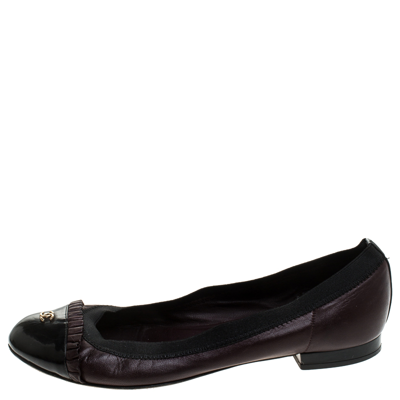 

Chanel Burgundy/Black Leather And Patent Leather Ruffle Trim Cap Toe Scrunch Ballet Flats Size