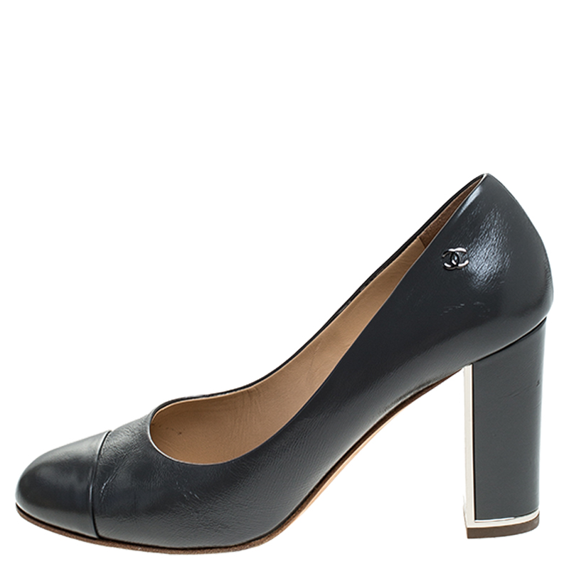 

Chanel Grey Leather CC Cap Toe Block Heel Pumps Size