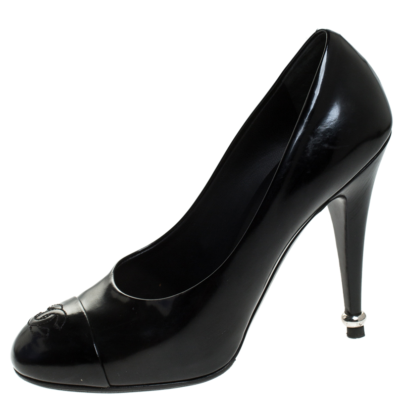 Pre Owned Chanel Black Leather CC Cap Toe Pumps Size 37 