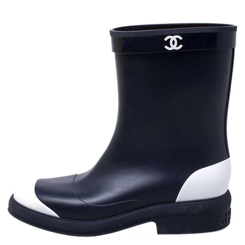 

Chanel Navy Blue/White Rubber CC Ankle Length Boots Size