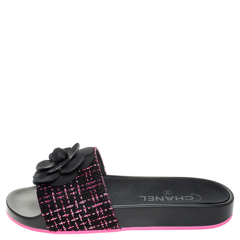 

Chanel Black/Pink Camellia Tweed Slip On Slides Size