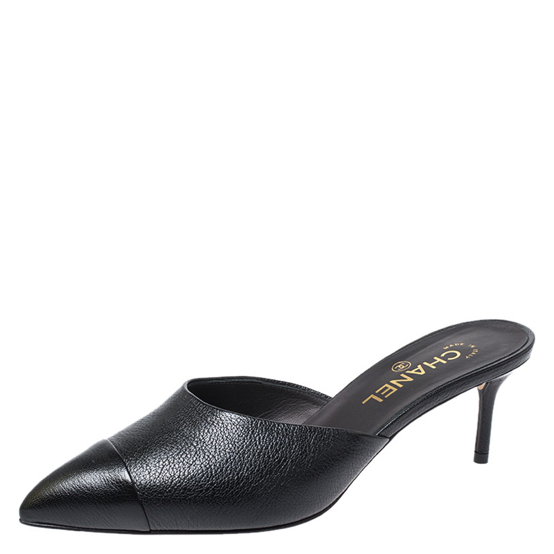 Pre Owned  Chanel Black CC Leather Runaway Mule Sandals Size 39