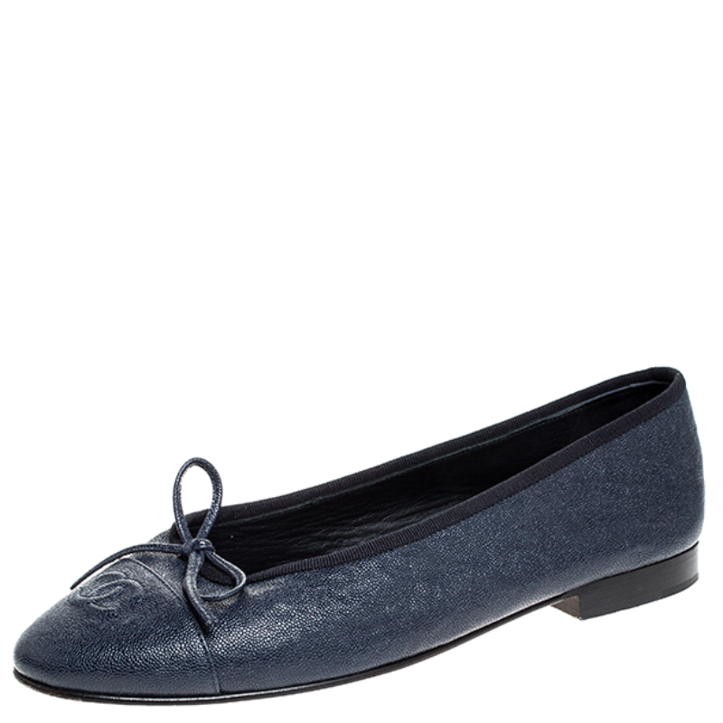 Pre Owned Chanel Navy Blue Leather Bow CC Cap Toe Flats Size 38
