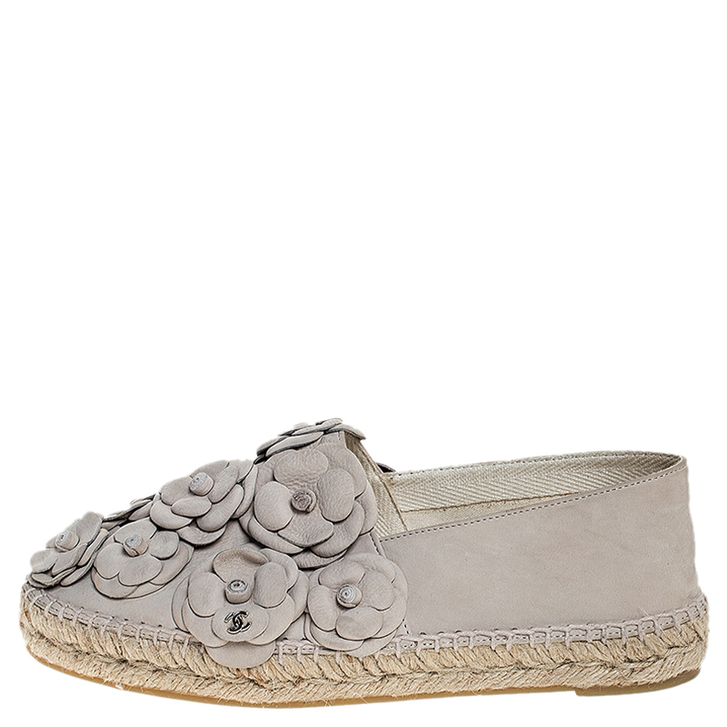 

Chanel White Nubuck CC Camellia Espadrilles Size