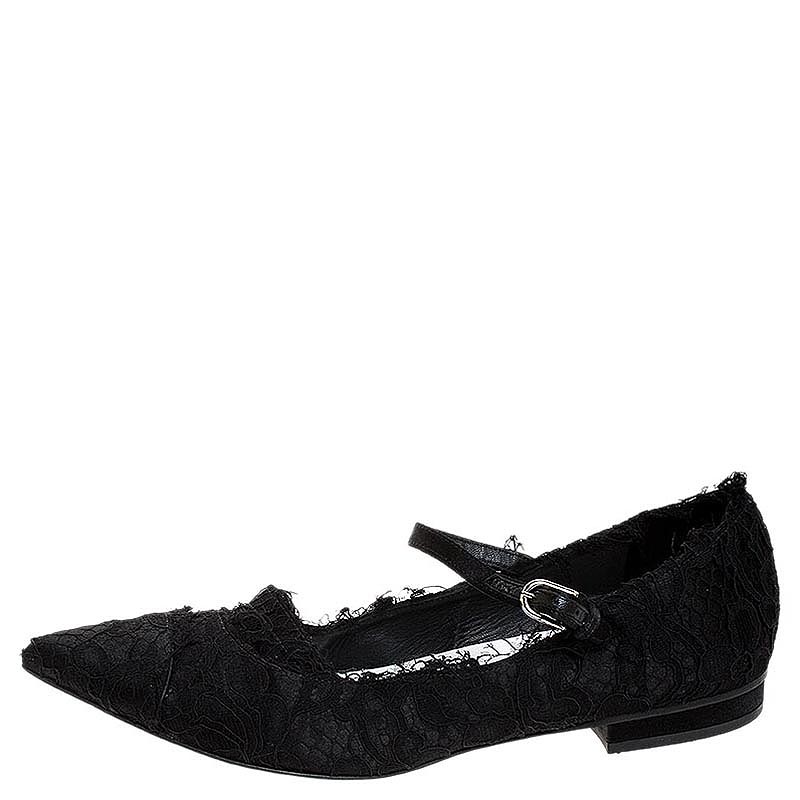 

Chanel Black Lace Pointed Toe Ballet Flats Size