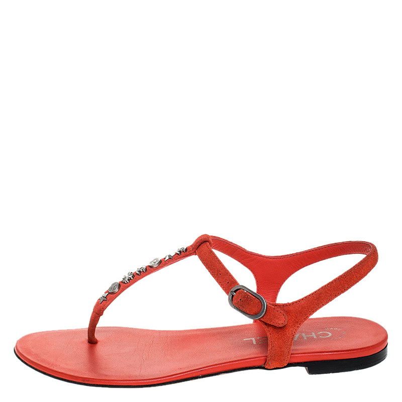 

Chanel Red Suede Ruthenium Charm Embellished Thong Flat Sandals Size