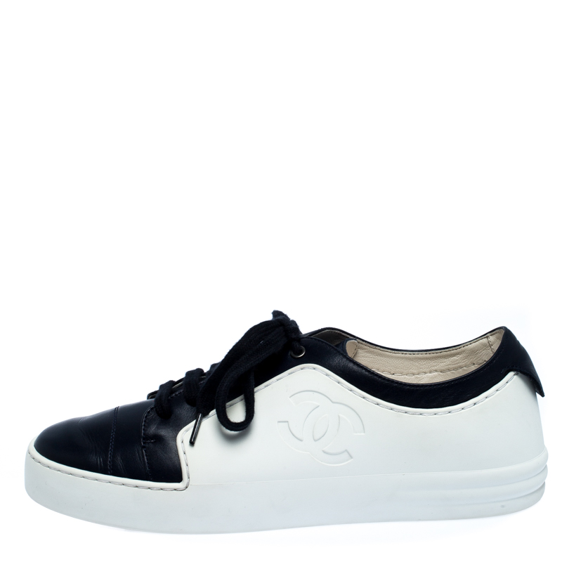 

Chanel Blue And White Leather And Rubber CC Cap Toe Lace Up Sneaker Size
