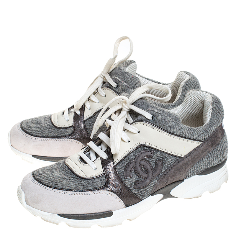 Trainers Chanel Grey size 38.5 EU in Suede - 25275454