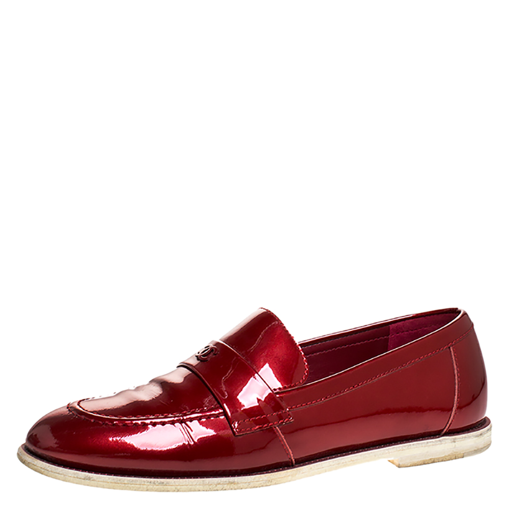 Pre-owned Chanel Red Patent Leather Cc Slip On Loafers Size 38