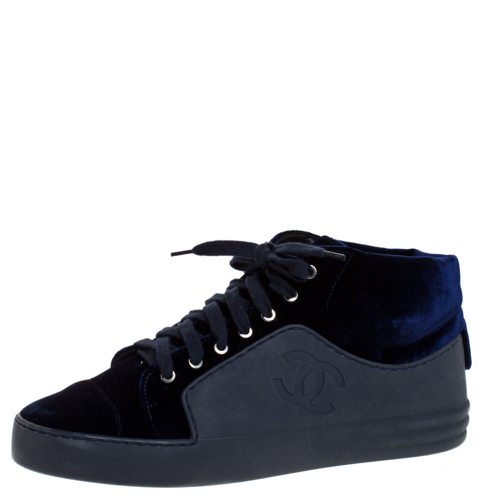 Pre-owned Chanel Blue Velvet And Rubber Cap Toe Cc Sneakers Size 39.5
