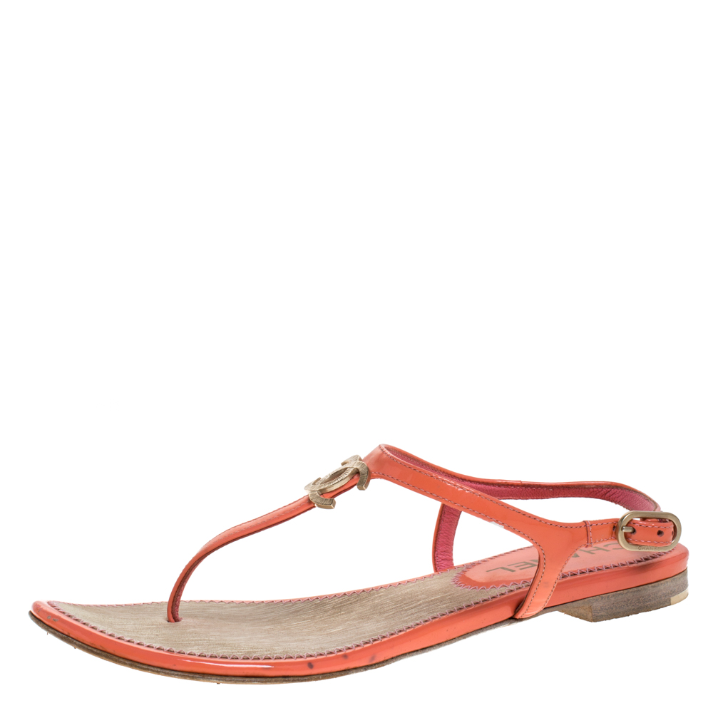 

Chanel Orange Patent Leather CC Thong Flat Sandals Size