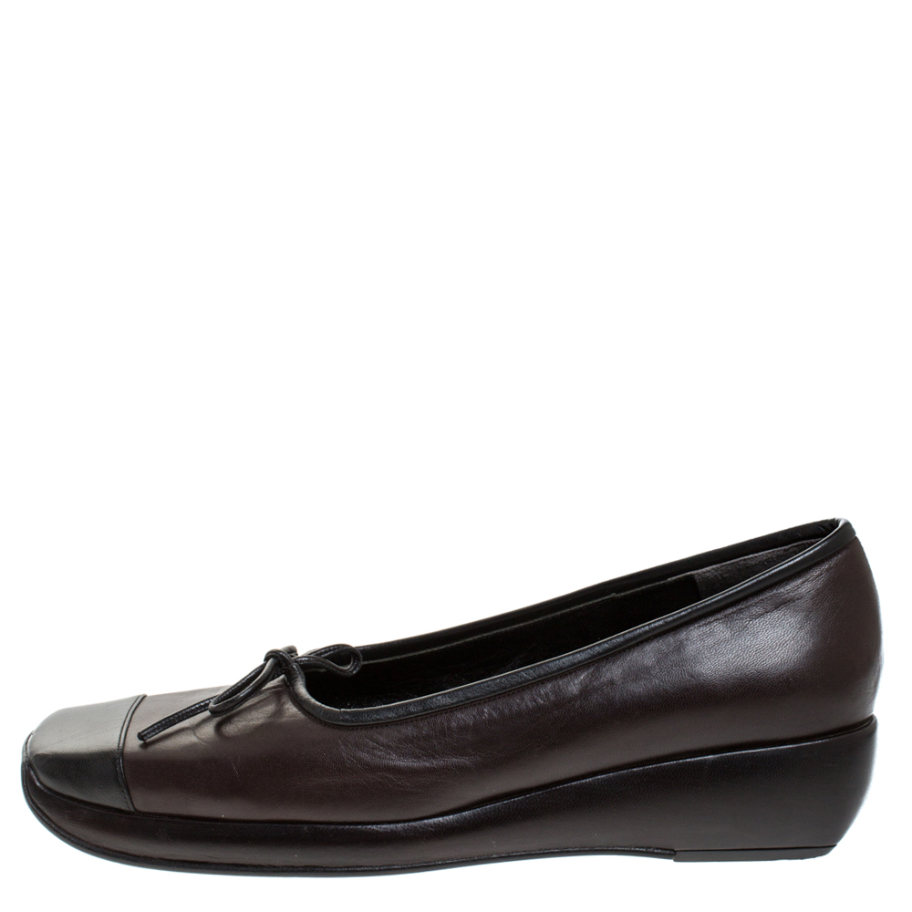 

Vintage Chanel Identification Line Dark Brown/Black Leather Cap Toe Wedge Square Toe Pumps Size