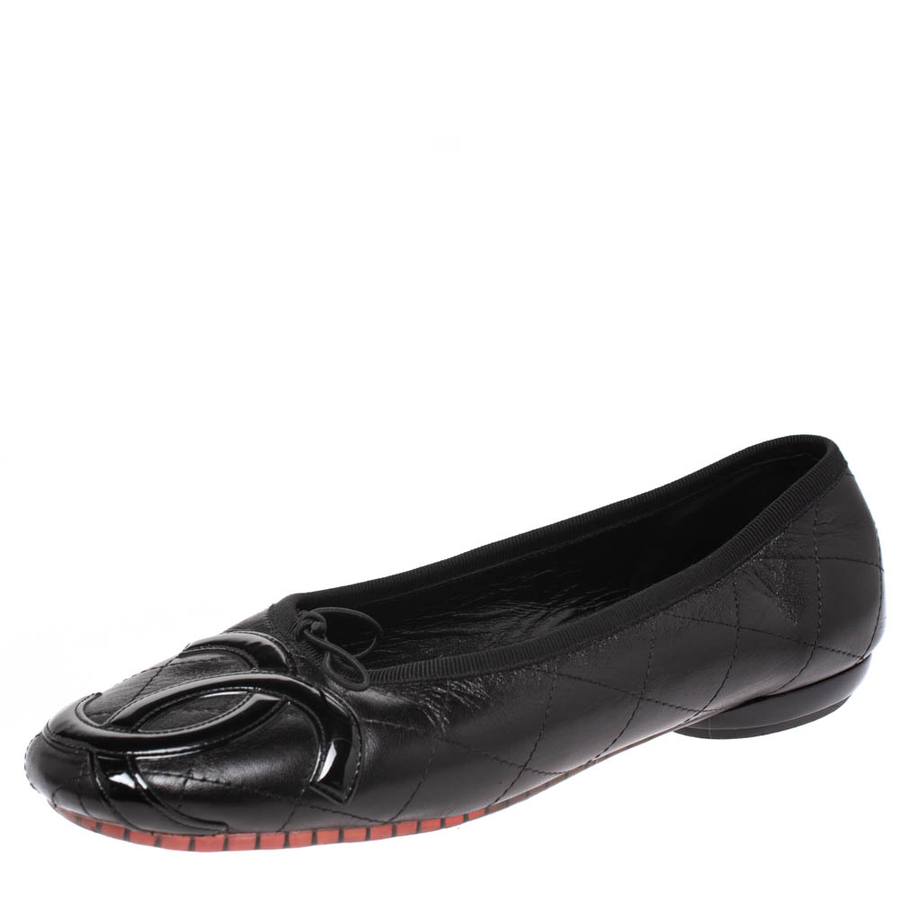 Pre Owned حذاء باليرينا فلات شانيل مزين شعار الماركة و فيونكة جلد مبطن أسود مقاس 37