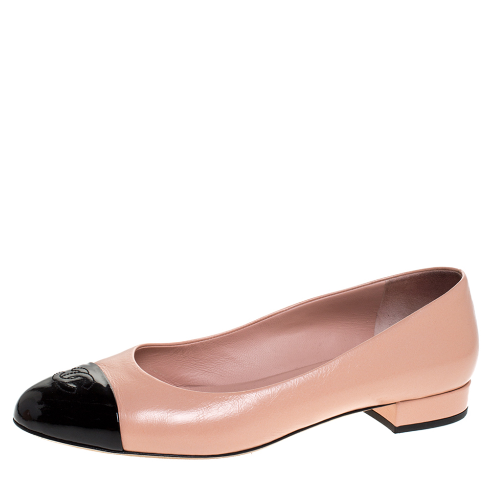 Pre Owned Chanel Pink Leather And Black Patent Leather CC Cap Toe Ballet Flats Size 40.5