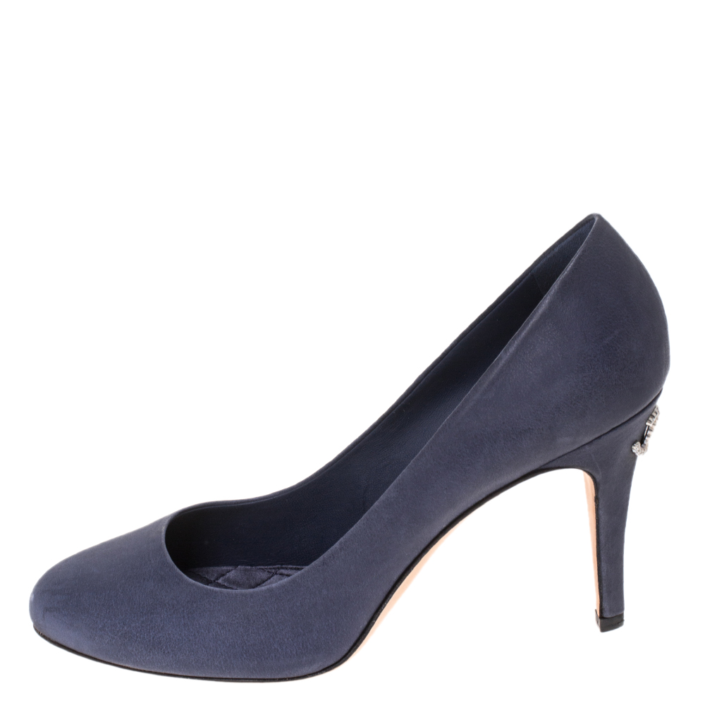 

Chanel Blue Leather CC Heel Pumps Size