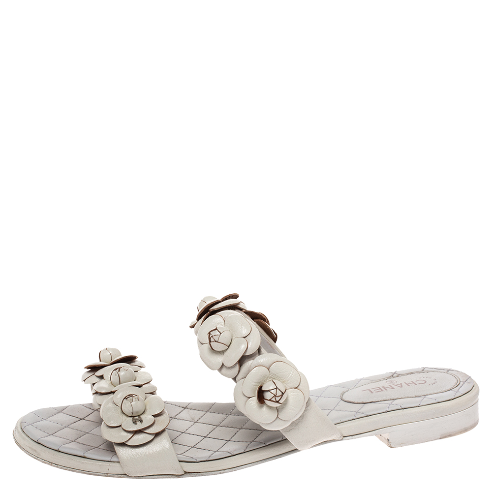 

Chanel White Camellia Embellished Leather Flat Slides Size