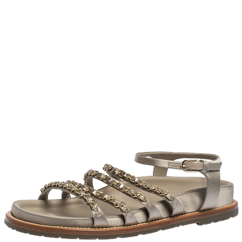 مملوكة مسبقًا Chanel Metallic Grey Satin CC Chain Link Flat Sandals Size 38