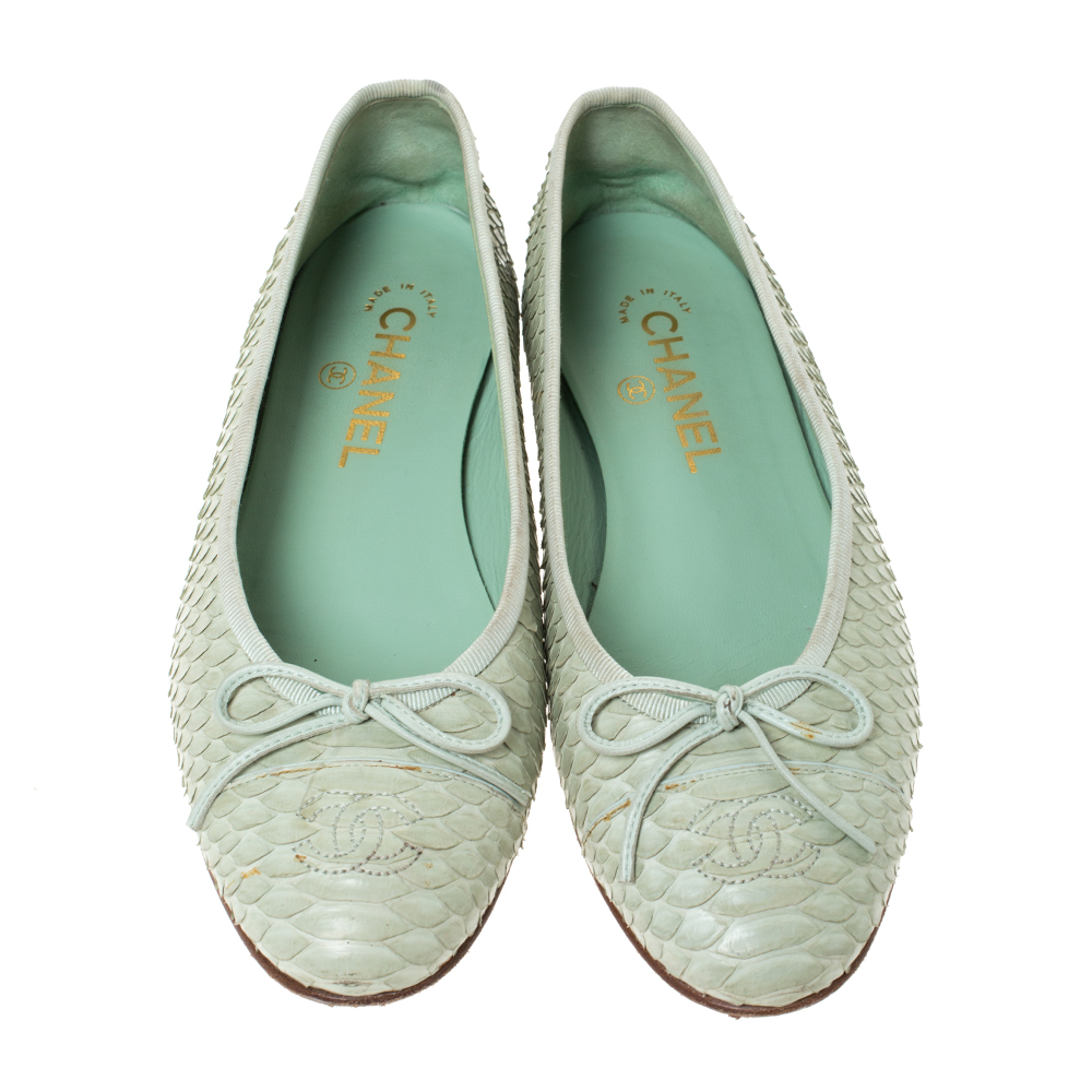 

Chanel Light Green Python Bow Ballet Flats Size