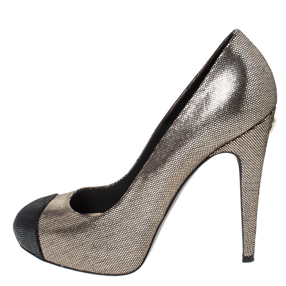 

Chanel Metallic Gold/Black Dot Pattern Leather CC Logo Cap Toe Pumps Size