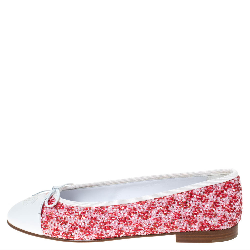 

Chanel Red/White Tweed Fabric And Leather CC Cap Toe Bow Ballet Flats Size