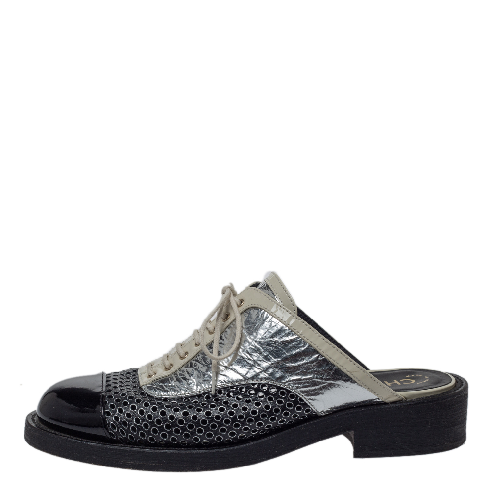 

Chanel Patent Leather And Foil Lazer Cut Cuba Cruise Oxford Mules Size, Black