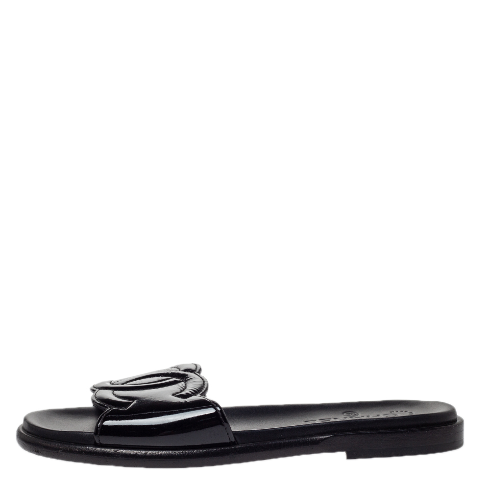 

Chanel Black Patent Leather CC Flat Slides Size