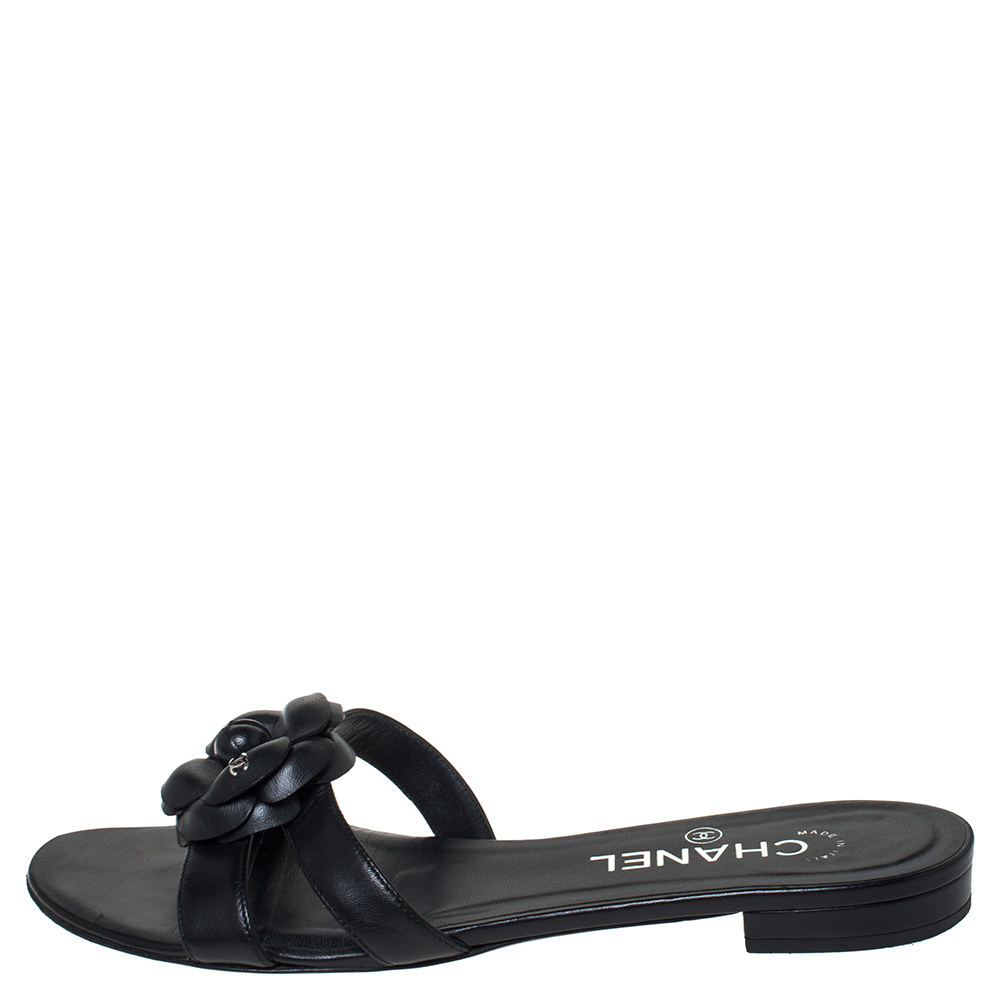 

Chanel Black Leather Camellia Embellished CC Thong Flat Slides Size