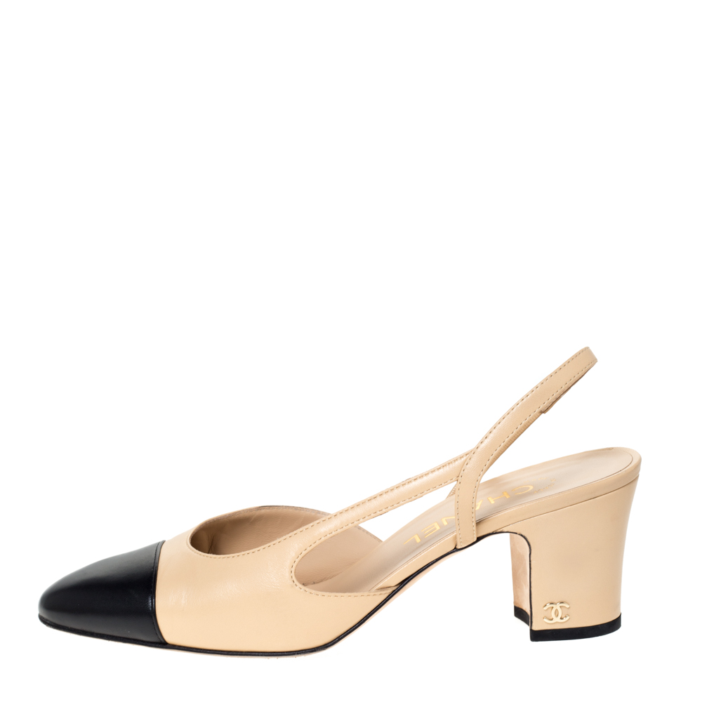 

Chanel Beige/Black Leather Cap Toe Slingback Sandals Size