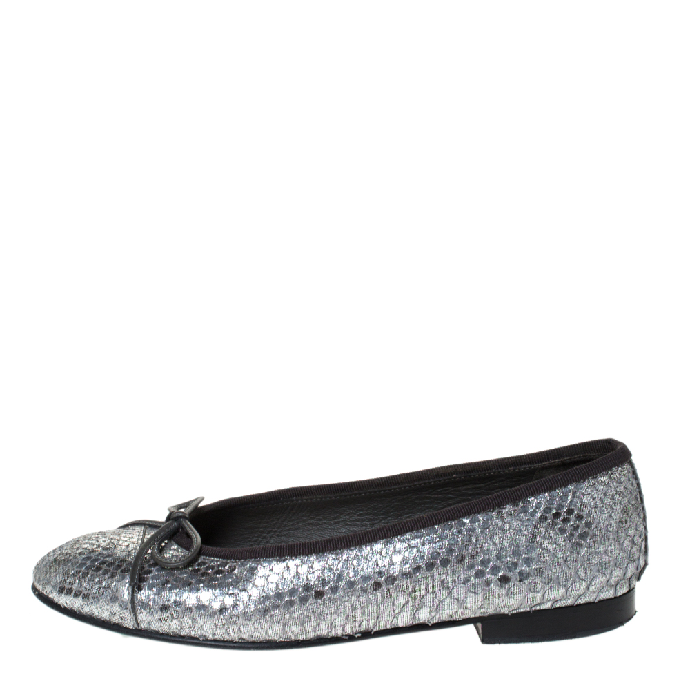 

Chanel Metallic Silver Python CC Bow Cap Toe Ballet Flats Size