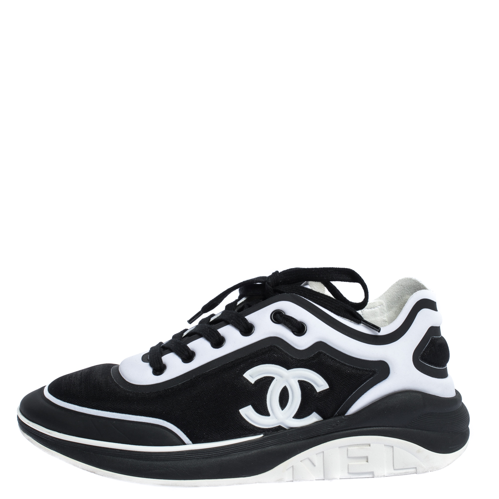 

Chanel Black/White Fabric CC Lace Up Sneakers Size