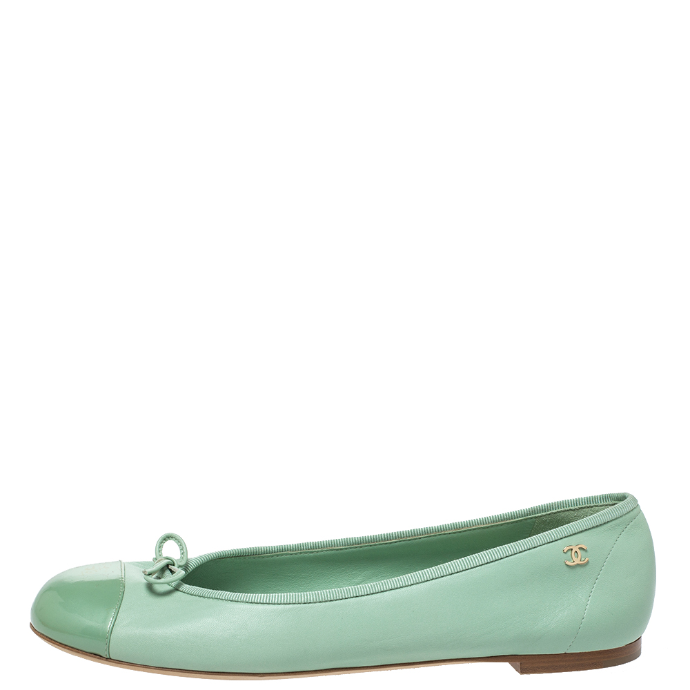 

Chanel Green Leather CC Bow Ballet Flats Size