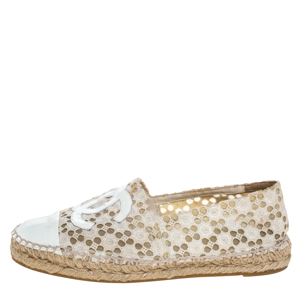 

Chanel White Lace And Patent Leather CC Espadrille Flats Size