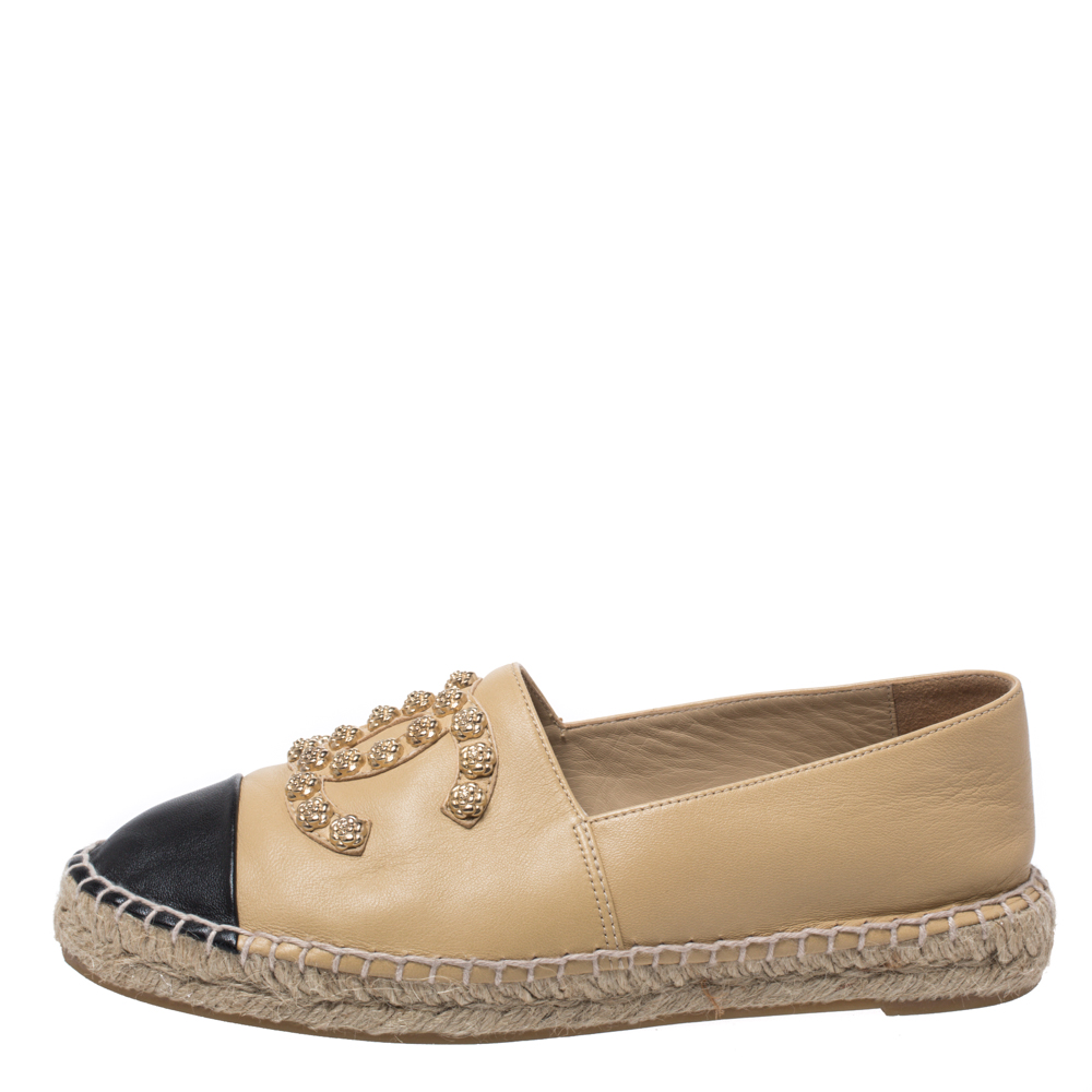 

Chanel Beige/Black Leather Camelia Stud Cap Toe Espadrilles Flat Size