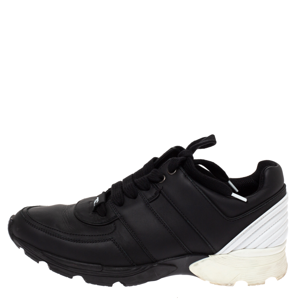 

Chanel Black Leather CC Low Top Sneakers Size