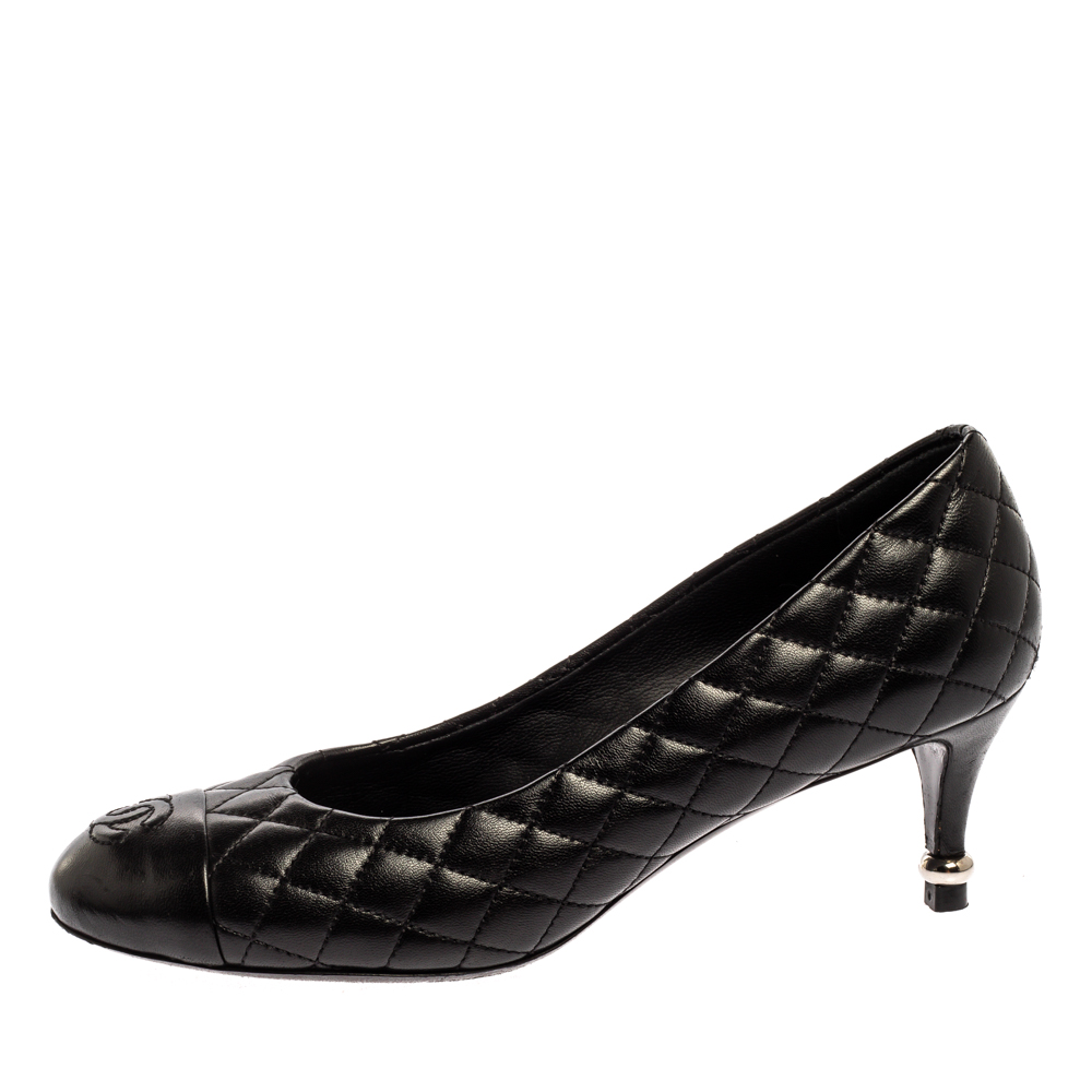 

Chanel Black Quilted Leather CC Pumps Size