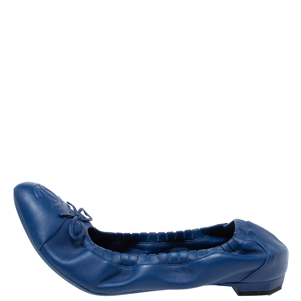

Chanel Blue Leather CC Cap Toe Bow Scrunch Ballet Flats Size