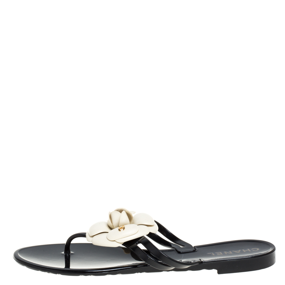 

Chanel Black Rubber Camellia CC Thong Flats Size