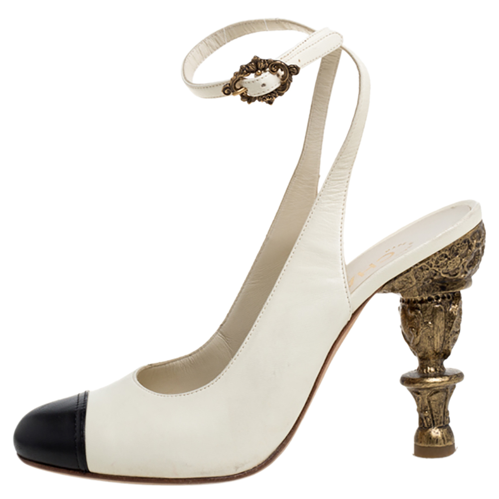 

Chanel Cream/Black Leather Cap Toe Slingback Sandals Size, White