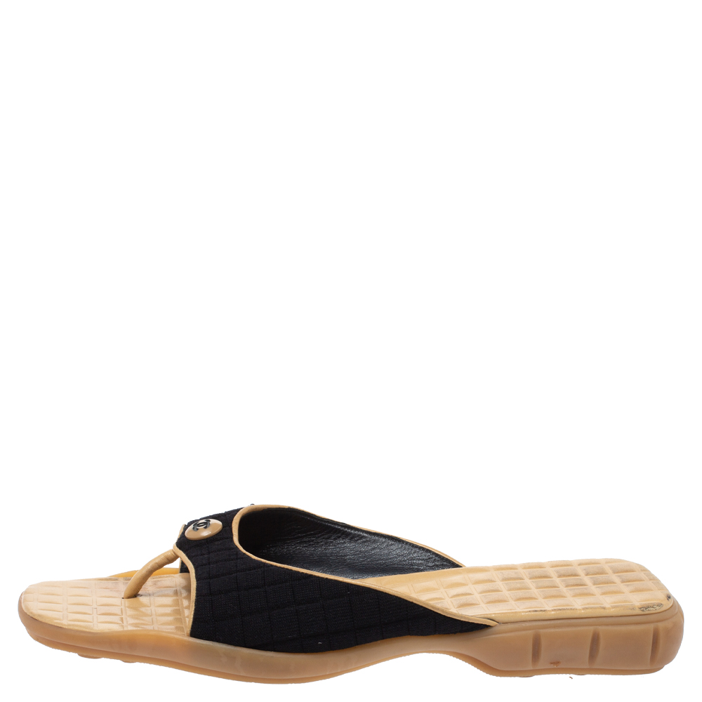 

Chanel Black/Beige Fabric and Leather Trim CC Slide Sandals Size