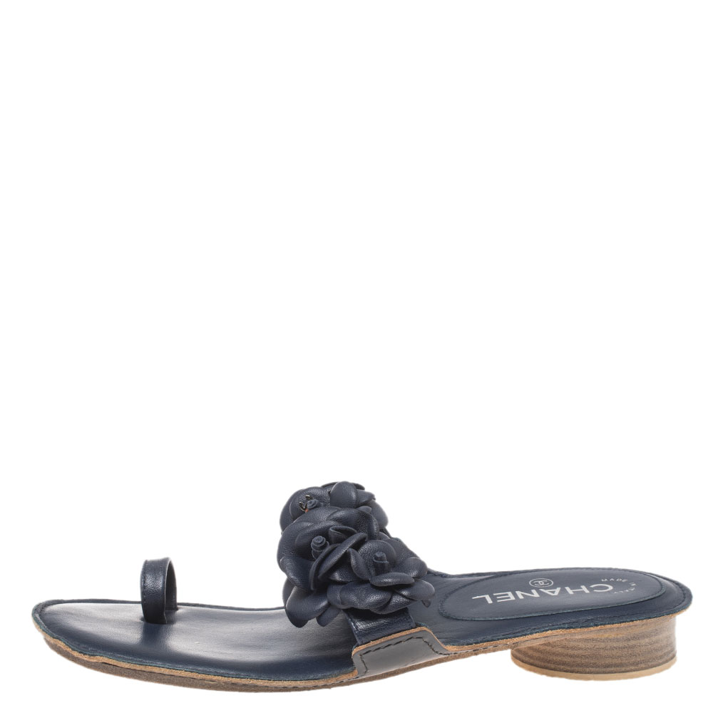 

Chanel Navy Blue Leather Camellia Toe Ring Flat Sandals Size