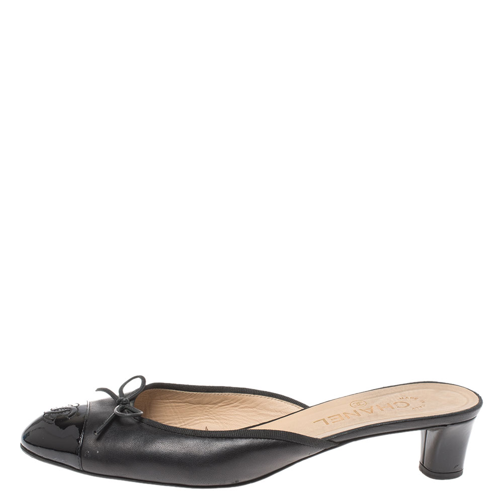 

Chanel Black Leather CC Cap Toe Bow Mules Size