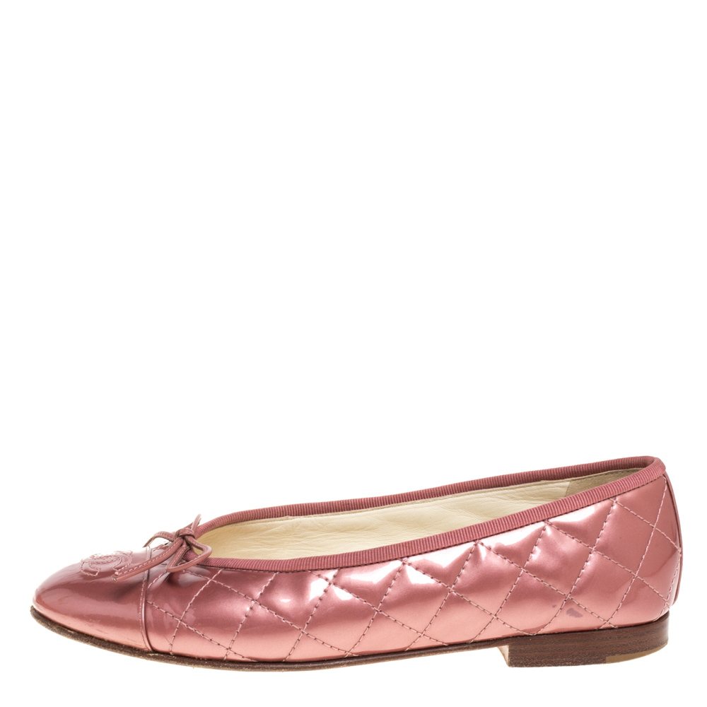 

Chanel Pink Patent Quilted Leather CC Cap Toe Flats Size