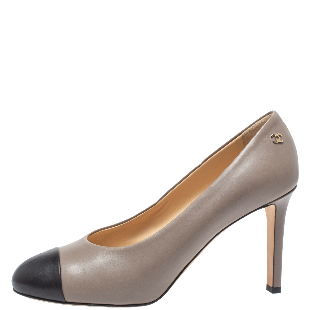 

Chanel Grey/Black Leather Cap Toe Pumps Size